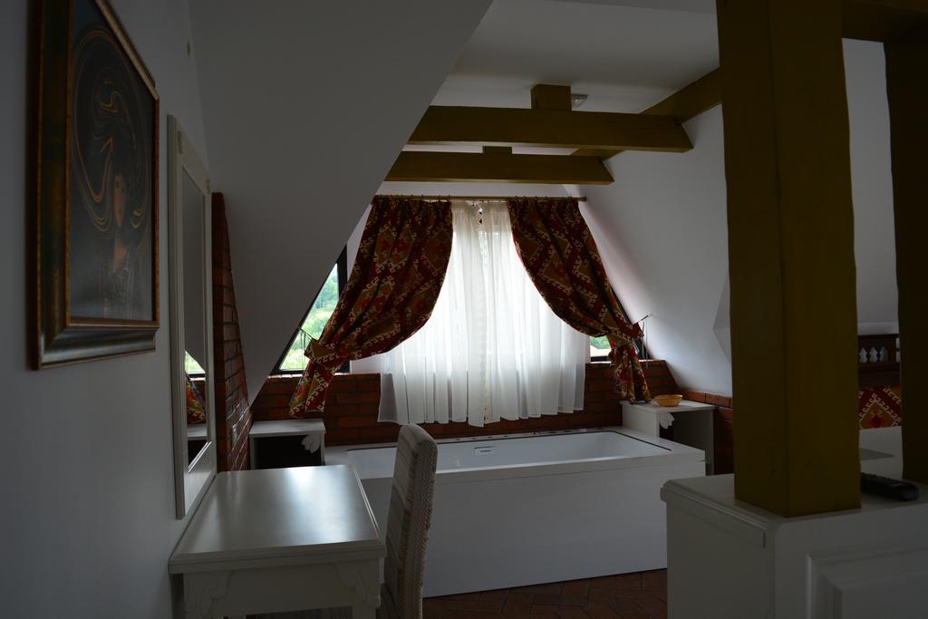 Conacul Bratescu Hotel Bran  Eksteriør billede