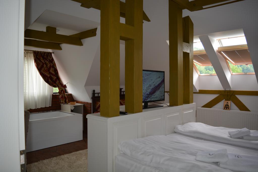 Conacul Bratescu Hotel Bran  Eksteriør billede